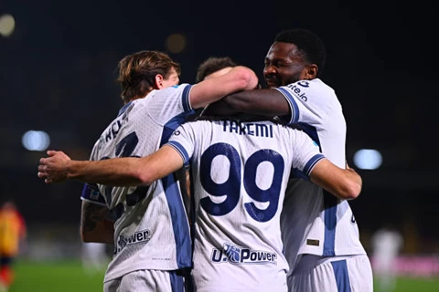 الانتصار رقم 200 وإصابة باريلا.. إنتر ميلان يسحق ليتشي برباعية في الدوري الإيطالي (فيديو)